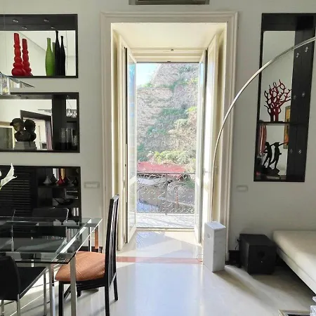 Partenope 143 * נאפולי